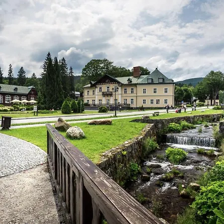아파트 Forest Retreat Apartino - U Lesa, Parkovani Zdarma, Starlink 250 Mbs, Terasa & Grill, Soukrome Ohniste, Nespresso, Netflix