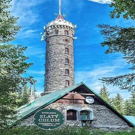 Forest Retreat Apartino - U Lesa, Parkovani Zdarma, Starlink 250 Mbs, Terasa & Grill, Nespresso, Netflix Jesionik
