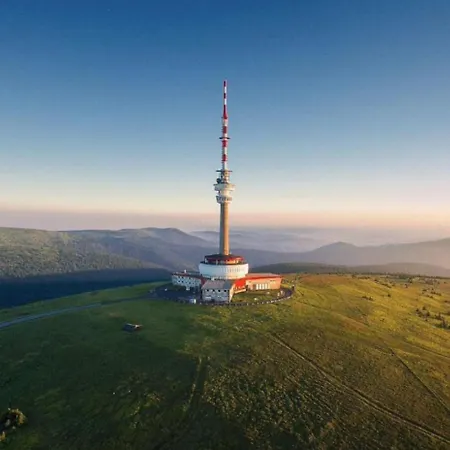 Forest Retreat Apartino - U Lesa, Parkovani Zdarma, Starlink 250 Mbs, Terasa & Grill, Soukrome Ohniste, Nespresso, Netflix