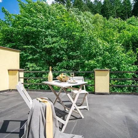 Forest Retreat Apartino - U Lesa, Parkovani Zdarma, Starlink 250 Mbs, Terasa & Grill, Soukrome Ohniste, Nespresso, Netflix * 예세니크