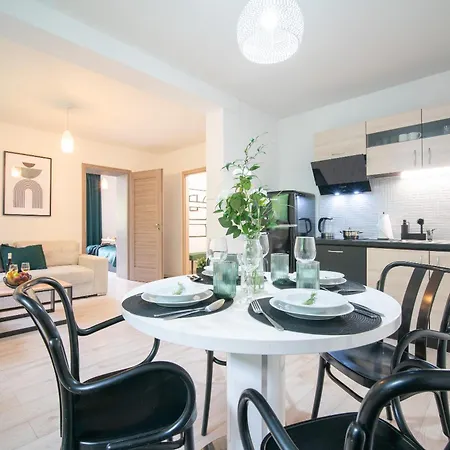 Forest Retreat Apartino - U Lesa, Parkovani Zdarma, Starlink 250 Mbs, Terasa & Grill, Soukrome Ohniste, Nespresso, Netflix 아파트 예세니크