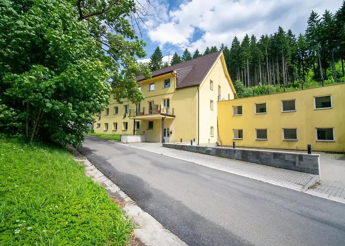 Forest Retreat Apartino - U Lesa, Parkování Zdarma, Starlink 250 Mbs, Terasa&grill, Soukromé Ohniště, Nespresso, Netflix Appartement